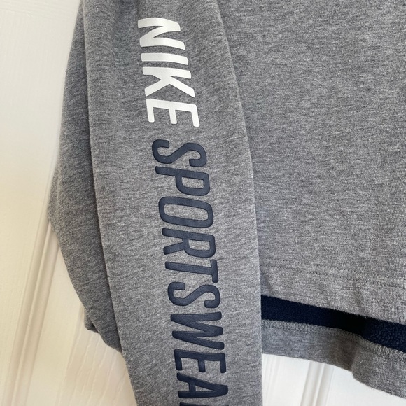 Nike Women’s Cropped Grey Sweatshirt size XS - Picture 6 of 6